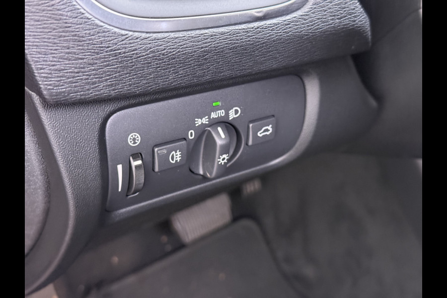 Volvo V40 1.5T 123PK Automaat Trekhaak Navi Bluetooth Pdc Cruise Control Inscription Isofix Lmv Led 1.500KG Trekgewicht