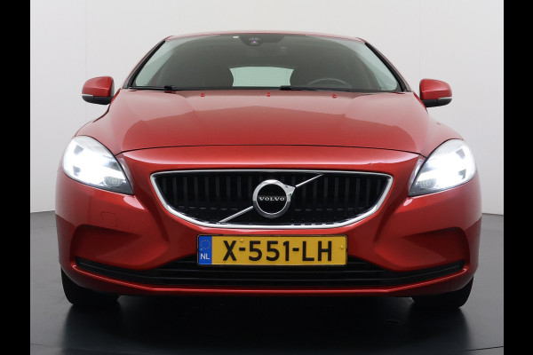 Volvo V40 1.5T 123PK Automaat Trekhaak Navi Bluetooth Pdc Cruise Control Inscription Isofix Lmv Led 1.500KG Trekgewicht