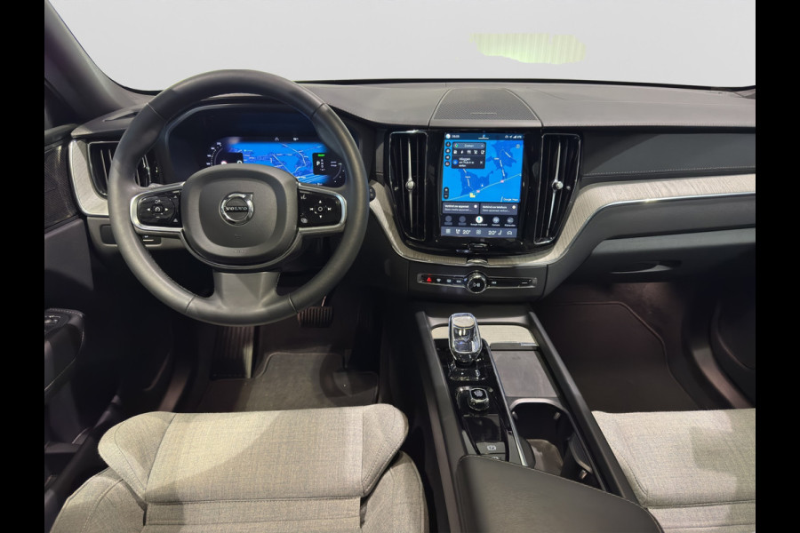 Volvo XC60 T6 Aut. Long Range Ultimate Dark ACC Stoelverwarming Trekhaak 350pk