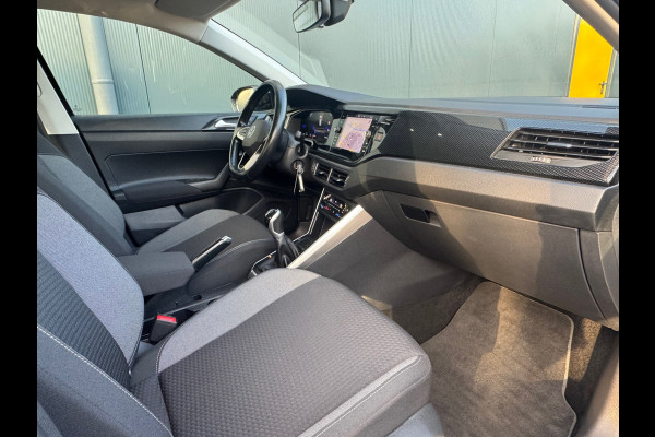 Volkswagen Taigo 1.0 TSI Life * Navigatie * Camera * Climate Control * Adaptieve Cruise Control *