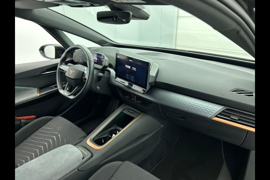 CUPRA Born Business 62 kWh Airco Climate control Navigatie Carplay Adaptive Cruise Control Ambient Light Parkeersensoren Camera