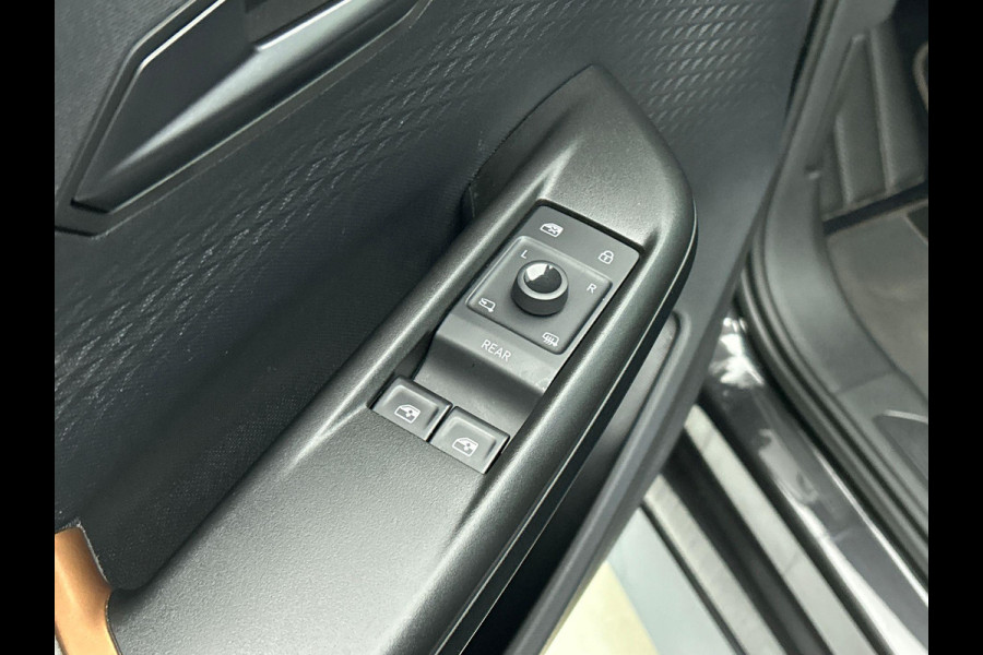 CUPRA Born Business 62 kWh Airco Climate control Navigatie Carplay Adaptive Cruise Control Ambient Light Parkeersensoren Camera