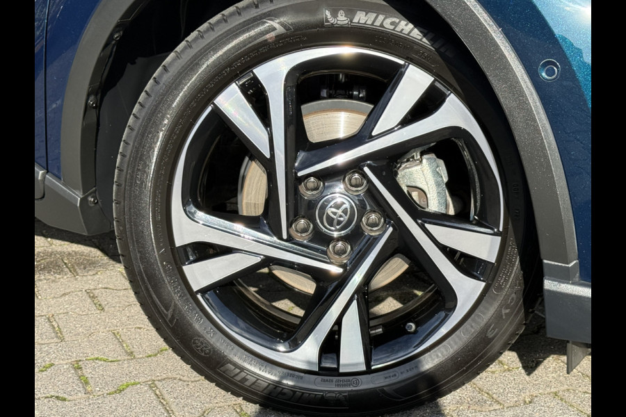 Toyota C-HR 1.8 Hybrid Team D | ACC | CarPlay | Camera | Keyless | LED | 18 inch