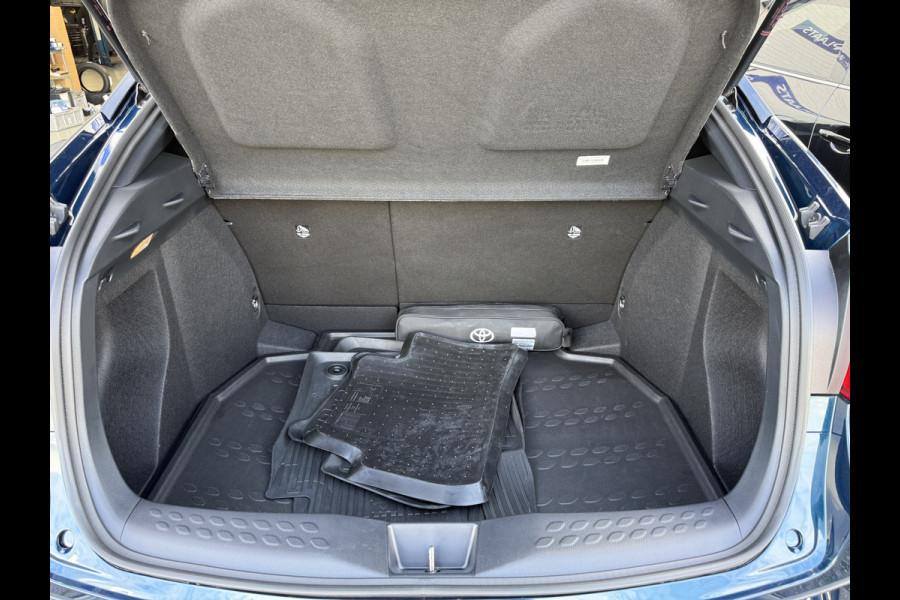 Toyota C-HR 1.8 Hybrid Team D | ACC | CarPlay | Camera | Keyless | LED | 18 inch