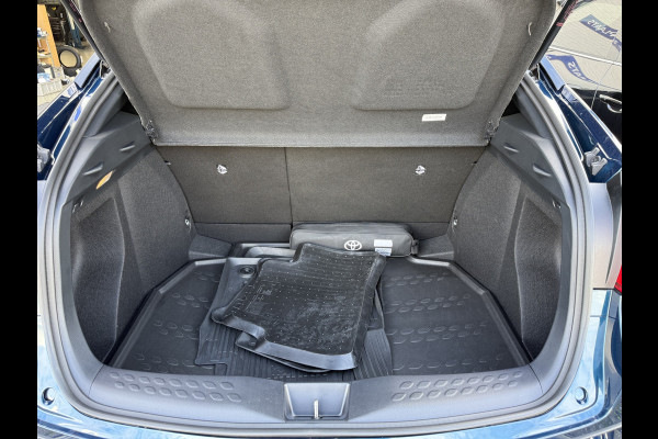 Toyota C-HR 1.8 Hybrid Team D | ACC | CarPlay | Camera | Keyless | LED | 18 inch