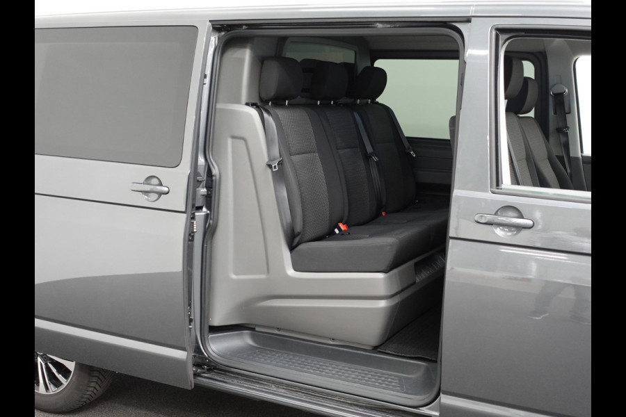 Volkswagen Transporter 2.0 TDI L2H1 Highline Automaat Dubbele Cabine Navigatie Airco Cruise Control LM velgen