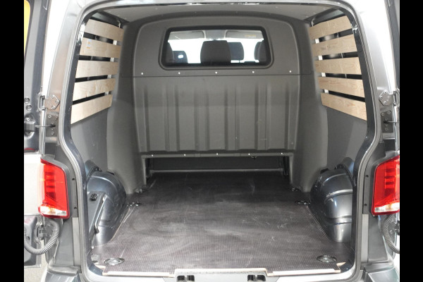 Volkswagen Transporter 2.0 TDI L2H1 Highline Automaat Dubbele Cabine Navigatie Airco Cruise Control LM velgen