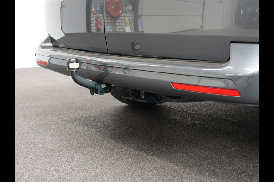 Volkswagen Transporter 2.0 TDI L2H1 Highline Automaat Dubbele Cabine Navigatie Airco Cruise Control LM velgen