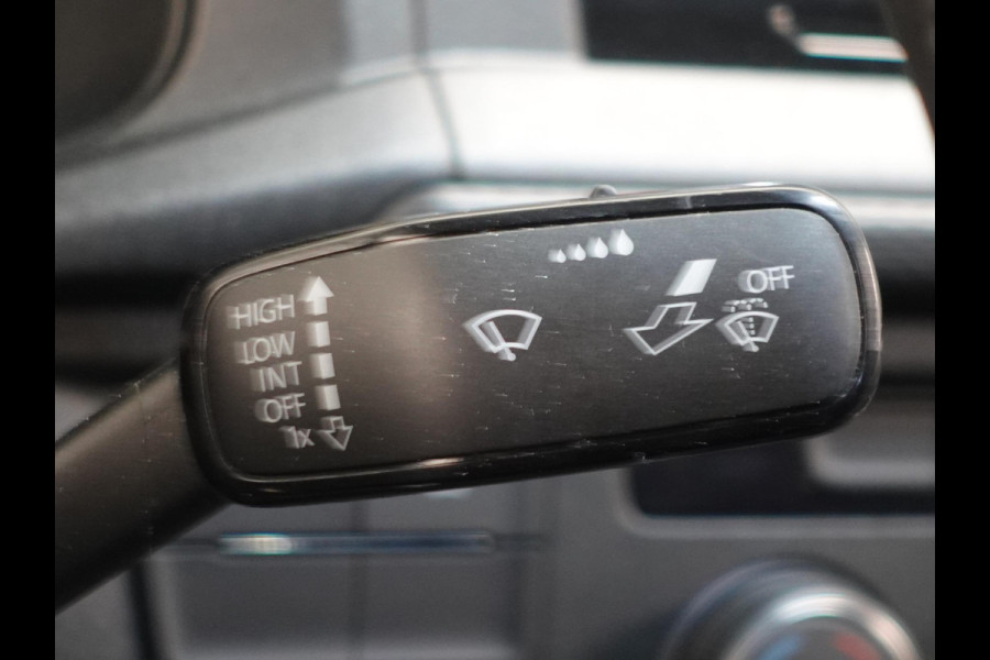 Volkswagen Transporter 2.0 TDI L2H1 Highline Automaat Dubbele Cabine Navigatie Airco Cruise Control LM velgen
