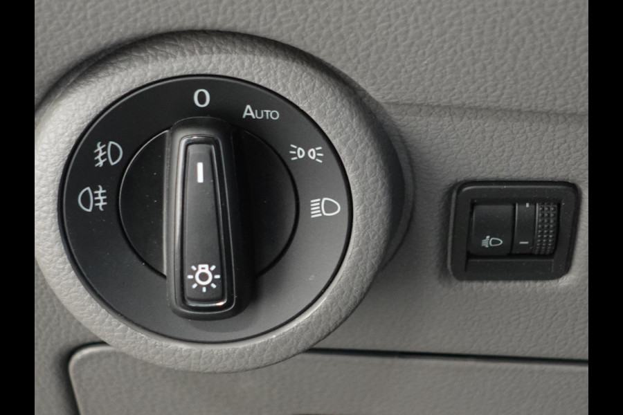 Volkswagen Transporter 2.0 TDI L2H1 Highline Automaat Dubbele Cabine Navigatie Airco Cruise Control LM velgen