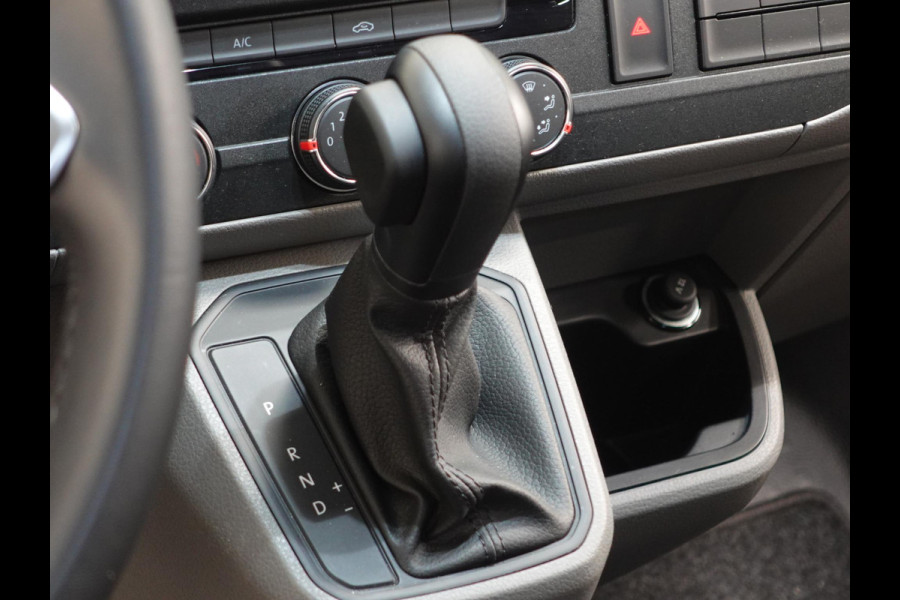 Volkswagen Transporter 2.0 TDI L2H1 Highline Automaat Dubbele Cabine Navigatie Airco Cruise Control LM velgen