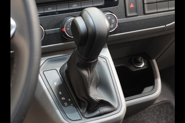 Volkswagen Transporter 2.0 TDI L2H1 Highline Automaat Dubbele Cabine Navigatie Airco Cruise Control LM velgen