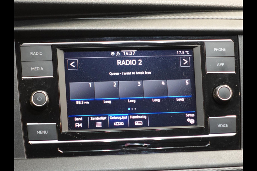 Volkswagen Transporter 2.0 TDI L2H1 Highline Automaat Dubbele Cabine Navigatie Airco Cruise Control LM velgen