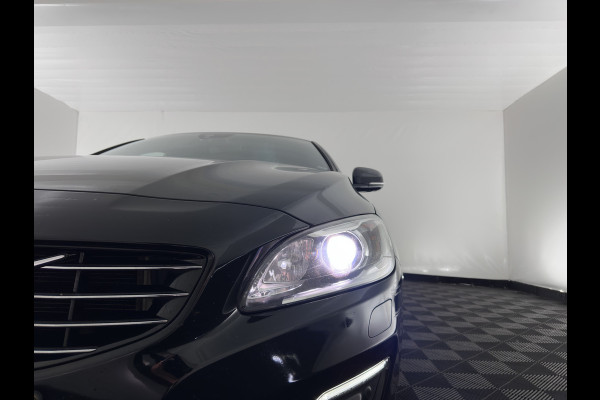 Volvo V60 2.0 D2 Summum *LEATHER | XENON | HEATED-COMFORTSEATS | NAVI-FULLMAP | PRIVACY-GLASS | ECC | PDC | CRUISE | 17''ALU*