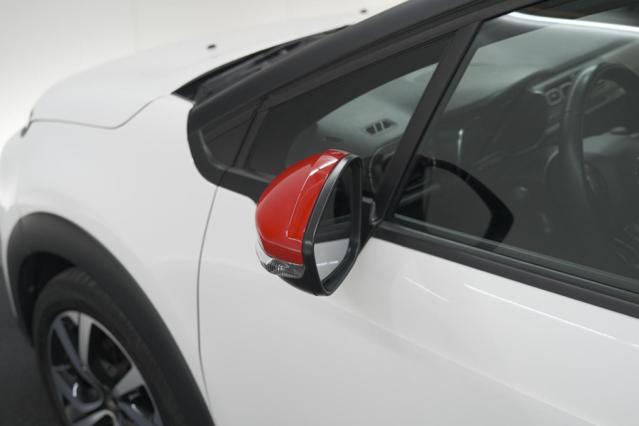 Citroën C3 PureTech 82 Shine | Camera | Parkeersensoren | Navigatie | Apple Carplay