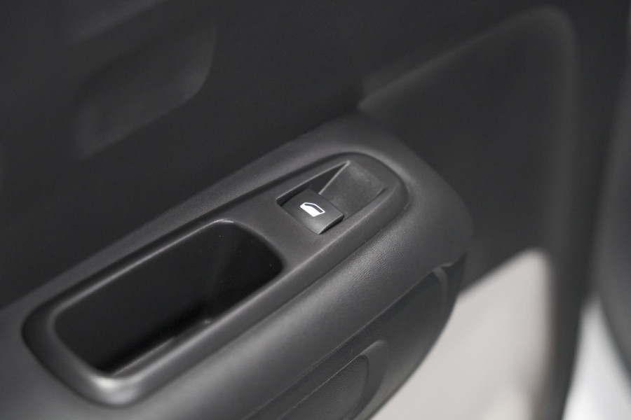Citroën C3 PureTech 82 Shine | Camera | Parkeersensoren | Navigatie | Apple Carplay