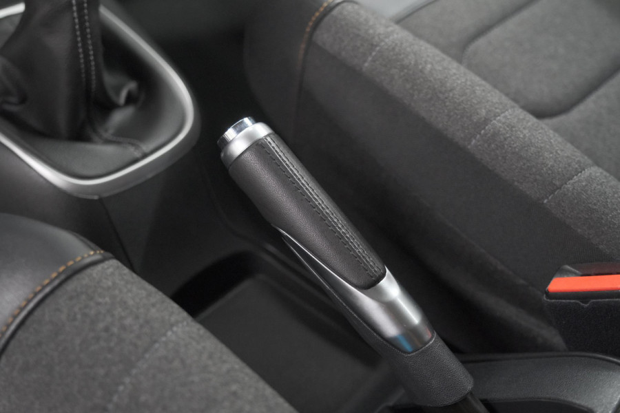 Citroën C3 PureTech 82 Shine | Camera | Parkeersensoren | Navigatie | Apple Carplay