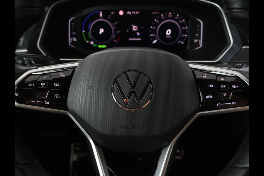 Volkswagen Tiguan 1.4 TSI eHybrid R-Line Business+ | SOH 94,3% | Half leder | Adaptive cruise | Camera | Park assist | Carplay | 3 zone klimaat | Elektrische achterklep