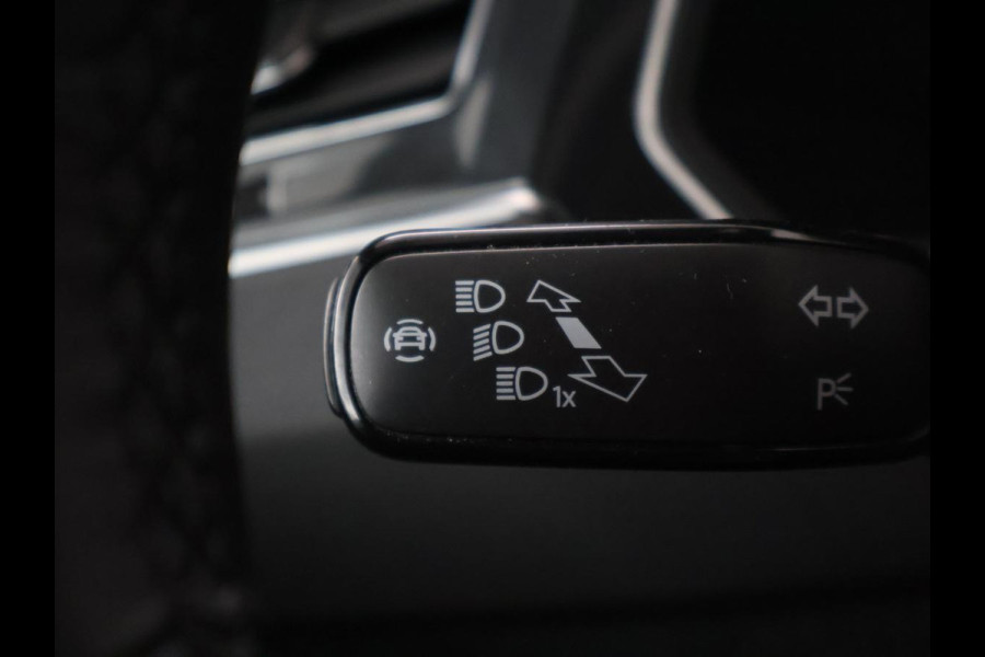 Volkswagen Tiguan 1.4 TSI eHybrid R-Line Business+ | SOH 94,3% | Half leder | Adaptive cruise | Camera | Park assist | Carplay | 3 zone klimaat | Elektrische achterklep