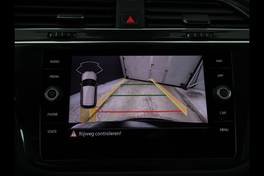Volkswagen Tiguan 1.4 TSI eHybrid R-Line Business+ | SOH 94,3% | Half leder | Adaptive cruise | Camera | Park assist | Carplay | 3 zone klimaat | Elektrische achterklep