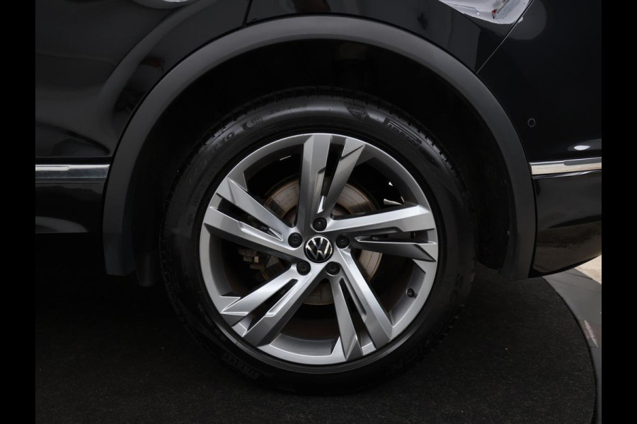 Volkswagen Tiguan 1.4 TSI eHybrid R-Line Business+ | SOH 94,3% | Half leder | Adaptive cruise | Camera | Park assist | Carplay | 3 zone klimaat | Elektrische achterklep