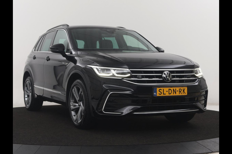 Volkswagen Tiguan 1.4 TSI eHybrid R-Line Business+ | SOH 94,3% | Half leder | Adaptive cruise | Camera | Park assist | Carplay | 3 zone klimaat | Elektrische achterklep