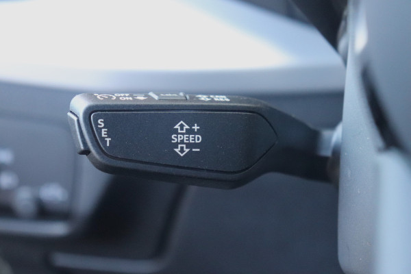 Audi Q2 35 TFSI (2x) S-line Camera Stoelverw. Cruise LED