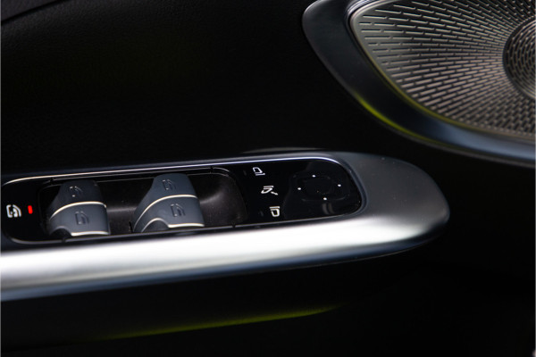 Mercedes-Benz C-Klasse 300 e AMG Line, Distronic, Burmester, 19" 2025