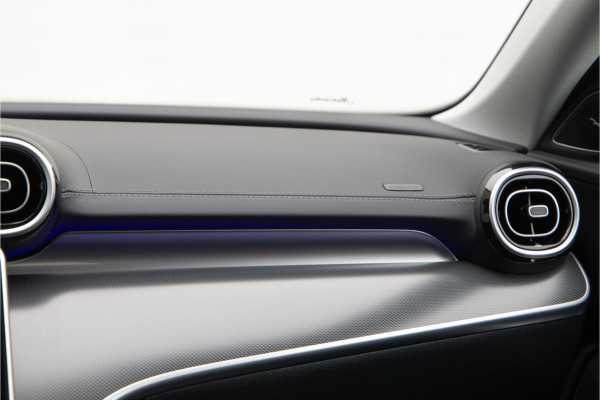 Mercedes-Benz C-Klasse 300 e AMG Line, Distronic, Burmester, 19" 2025