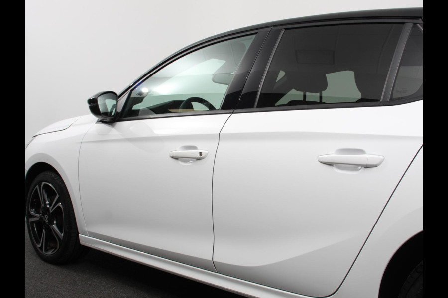 Opel Corsa 1.2 Turbo Hybrid 136pk Automaat GS Navigatie Apple Carplay/Android Auto Digitale Cockpit Camera Parkeer sensoren Airco Lichtmetalen Velgen Cruise Control