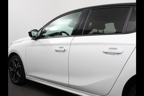 Opel Corsa 1.2 Turbo Hybrid 136pk Automaat GS Navigatie Apple Carplay/Android Auto Digitale Cockpit Camera Parkeer sensoren Airco Lichtmetalen Velgen Cruise Control