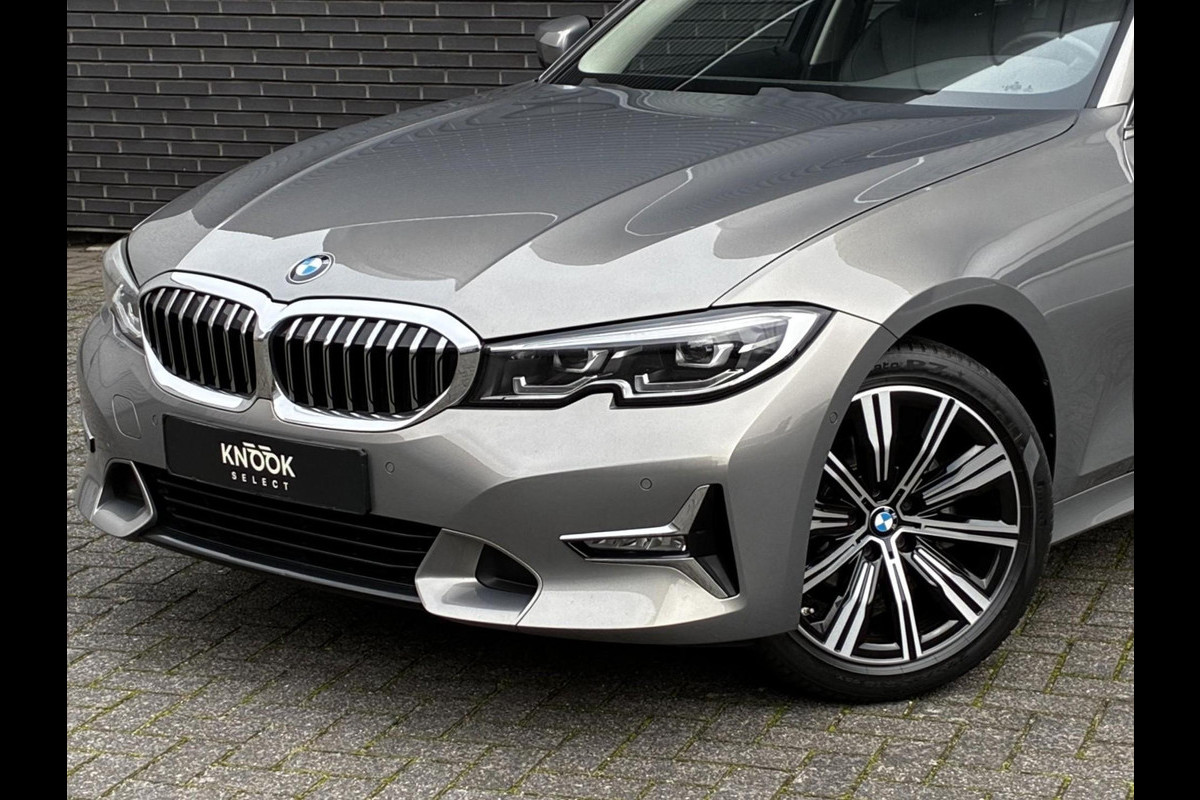 BMW 3 Serie Touring 318i Executive Luxury Line / Trekhaak / Elektrisch Verstelbare Sportstoelen / LED / 18 Inch / Leder / Hifi / Chrome Line / DAB / Parkeersensoren voor+achter