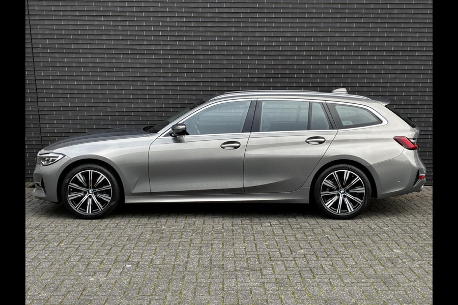 BMW 3 Serie Touring 318i Executive Luxury Line / Trekhaak / Elektrisch Verstelbare Sportstoelen / LED / 18 Inch / Leder / Hifi / Chrome Line / DAB / Parkeersensoren voor+achter