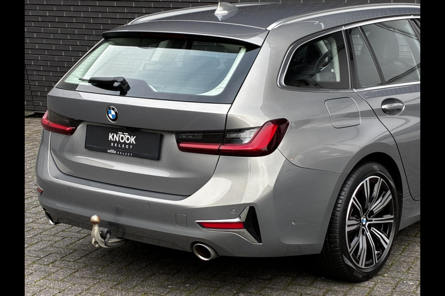 BMW 3 Serie Touring 318i Executive Luxury Line / Trekhaak / Elektrisch Verstelbare Sportstoelen / LED / 18 Inch / Leder / Hifi / Chrome Line / DAB / Parkeersensoren voor+achter