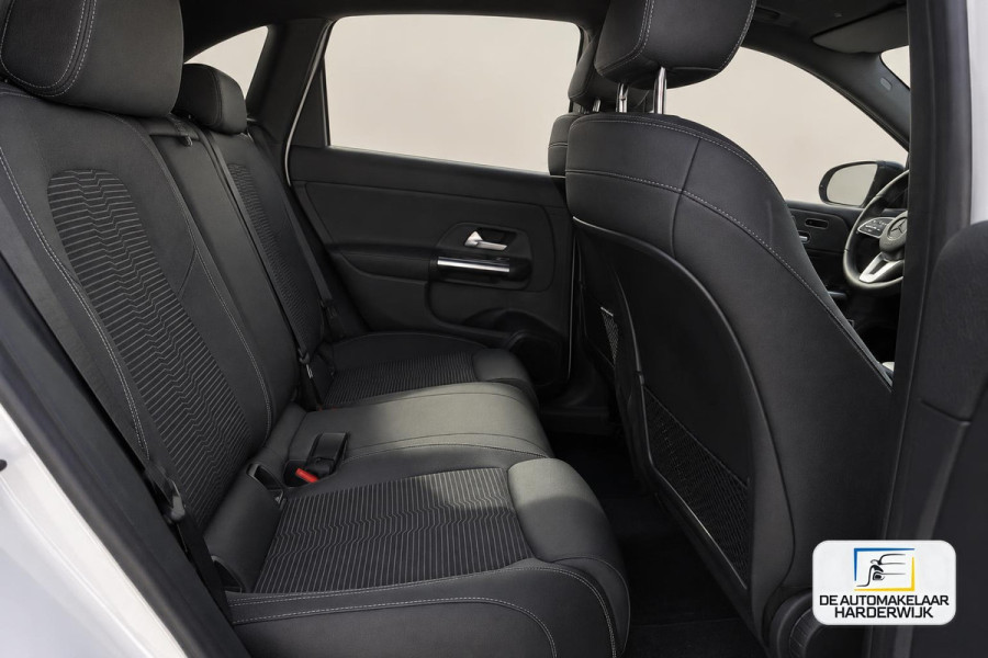 Mercedes-Benz B-Klasse 200 Business Solution Luxury | 1E EIGENAAR | 3/6/12MND GARANTIE | AUTOMAAT | LED | CRUISE | DAB | NAVI | CARPLAY | TREKHAAK |
