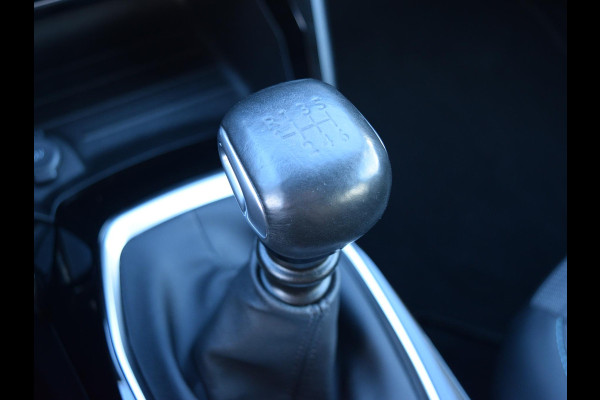 Peugeot 2008 1.2 PureTech Blue Lease Allure | 100 PK | NAVI | TREKHAAK | PARKEERSENSOREN MET CAMERA | CLIMATE CONTROL |