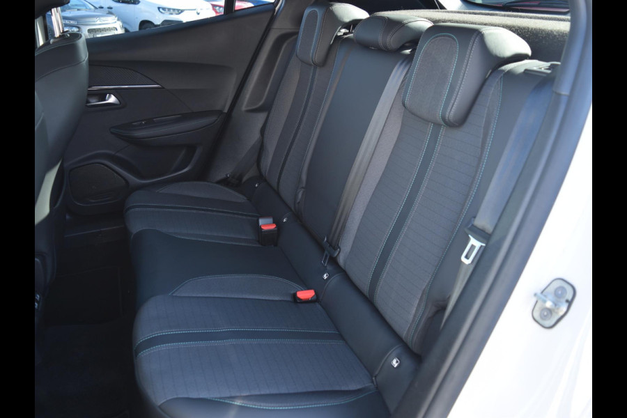 Peugeot 2008 1.2 PureTech Blue Lease Allure | 100 PK | NAVI | TREKHAAK | PARKEERSENSOREN MET CAMERA | CLIMATE CONTROL |