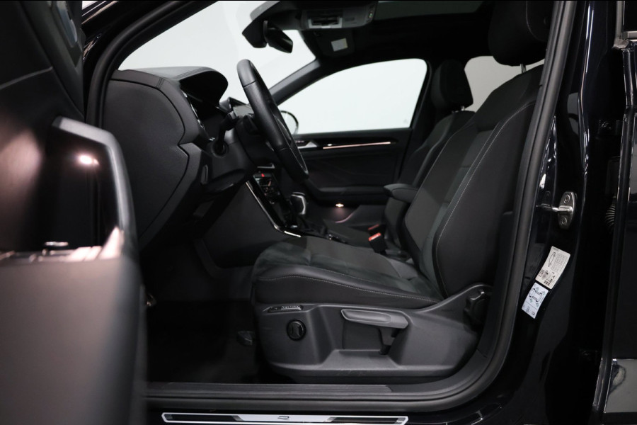 Volkswagen T-Roc 1.5 TSI R-Line BTW/LED/VIRTUAL/SFEER/PANORAMADAK/HALF LEER+S.VERWARMING+MASSAGE/18" LMV/CAM/ACC/12 MDN GARANTIE!