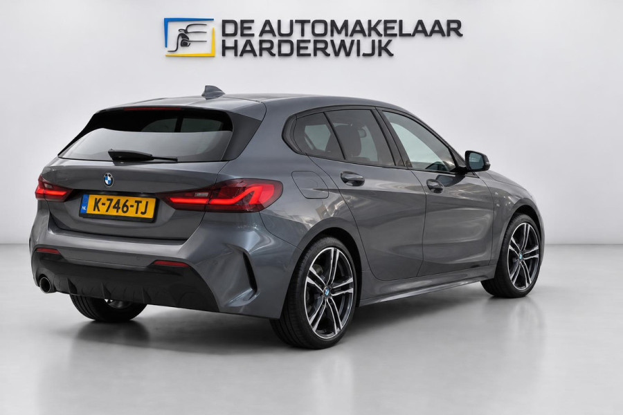 BMW 1-serie 116d Executive | AUTOMAAT | CARPLAY | LED | SFEERVERLICHTING | CRUISE |