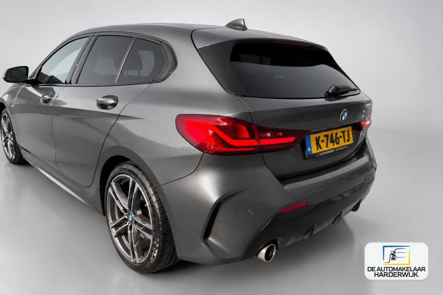 BMW 1-serie 116d Executive | AUTOMAAT | CARPLAY | LED | SFEERVERLICHTING | CRUISE |
