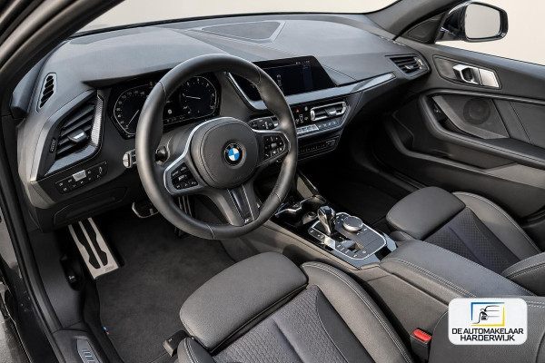 BMW 1-serie 116d Executive | AUTOMAAT | CARPLAY | LED | SFEERVERLICHTING | CRUISE |