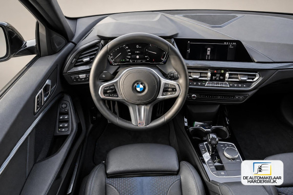 BMW 1-serie 116d Executive | AUTOMAAT | CARPLAY | LED | SFEERVERLICHTING | CRUISE |