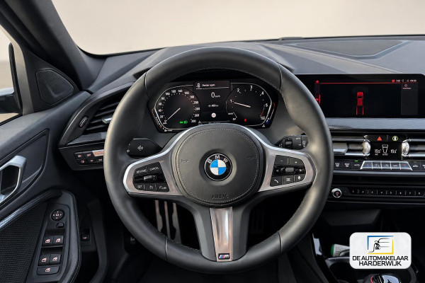 BMW 1-serie 116d Executive | AUTOMAAT | CARPLAY | LED | SFEERVERLICHTING | CRUISE |