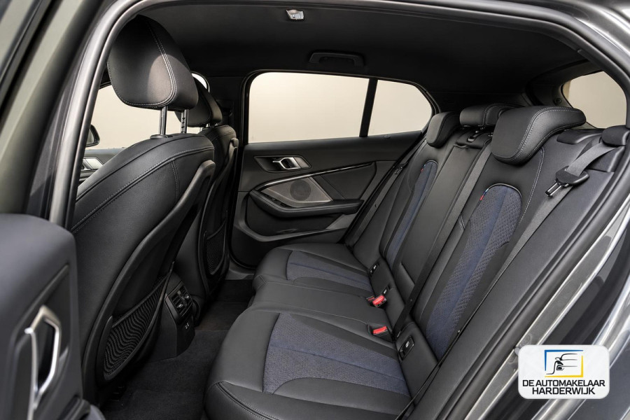 BMW 1-serie 116d Executive | AUTOMAAT | CARPLAY | LED | SFEERVERLICHTING | CRUISE |