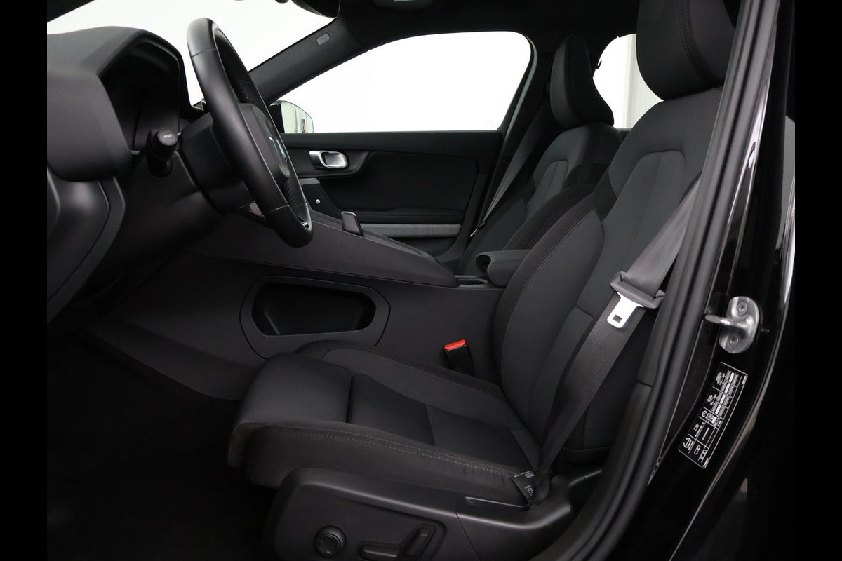 Polestar 2 Long Range Single Motor 78 kWh | SOH 91,2% | Cruise control | Memory | Stuur/stoelverwarming | Carplay | 360 camera | Park assist | Climate control