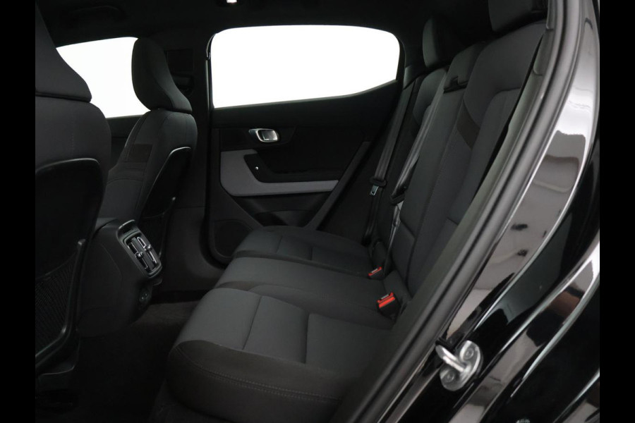 Polestar 2 Long Range Single Motor 78 kWh | SOH 91,2% | Cruise control | Memory | Stuur/stoelverwarming | Carplay | 360 camera | Park assist | Climate control