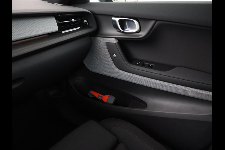 Polestar 2 Long Range Single Motor 78 kWh | SOH 91,2% | Cruise control | Memory | Stuur/stoelverwarming | Carplay | 360 camera | Park assist | Climate control