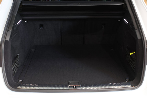 Audi A4 Avant 35 TFSI 3X S-Line *Led*Stoelverwarming*Ambienteverlichting*