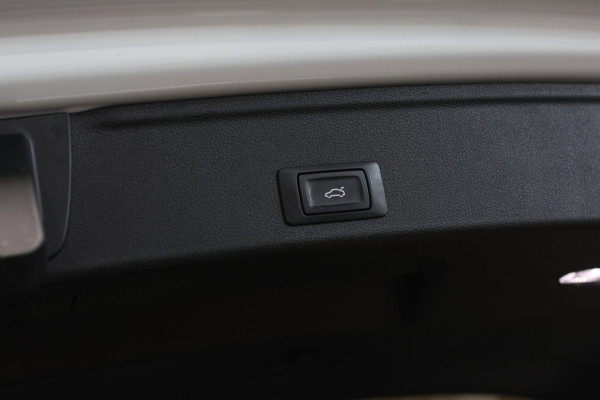 Audi A4 Avant 35 TFSI 3X S-Line *Led*Stoelverwarming*Ambienteverlichting*