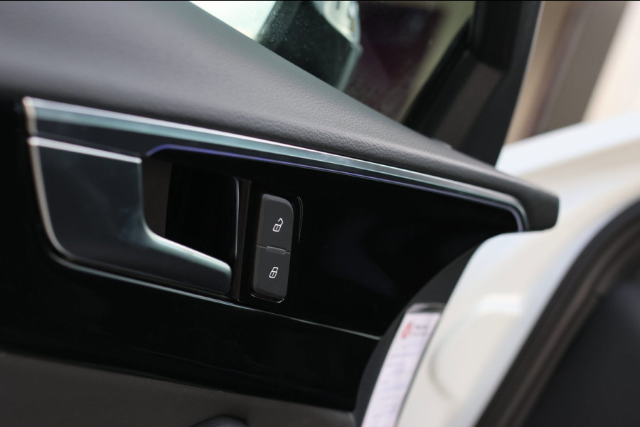 Audi A4 Avant 35 TFSI 3X S-Line *Led*Stoelverwarming*Ambienteverlichting*